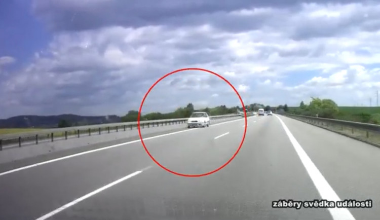 Zmatený senior jel v protisměru