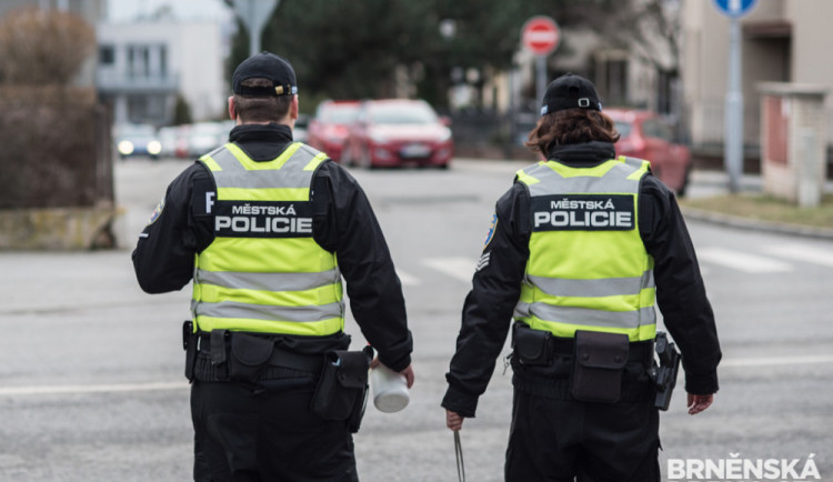 Od zítra budou na malé školáky dohlížet hlídky městské policie