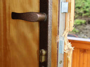 FOTO: Mladík si udělal z chatařské kolonie hotelový resort s jídelnou