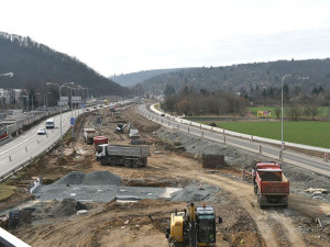 Na Žabovřeské se od pondělí změní organizace dopravy. Od Pisárek řidiči neodbočí na Bystrc