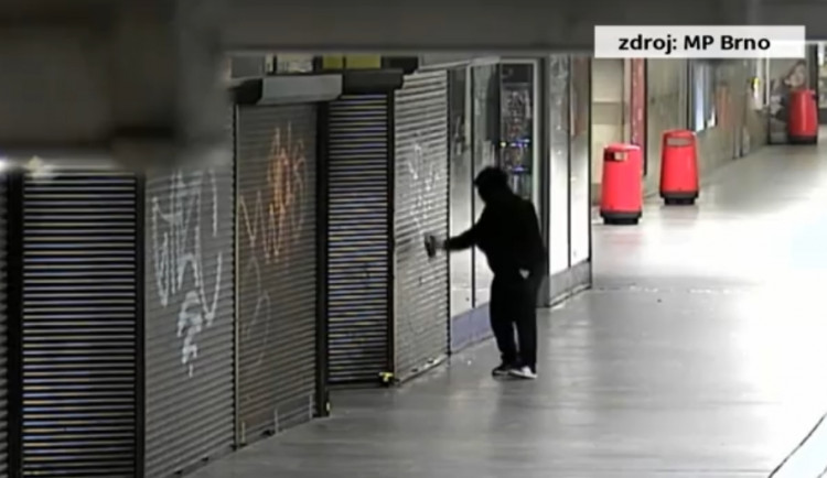 Rychlost sprejerovi nepomohla