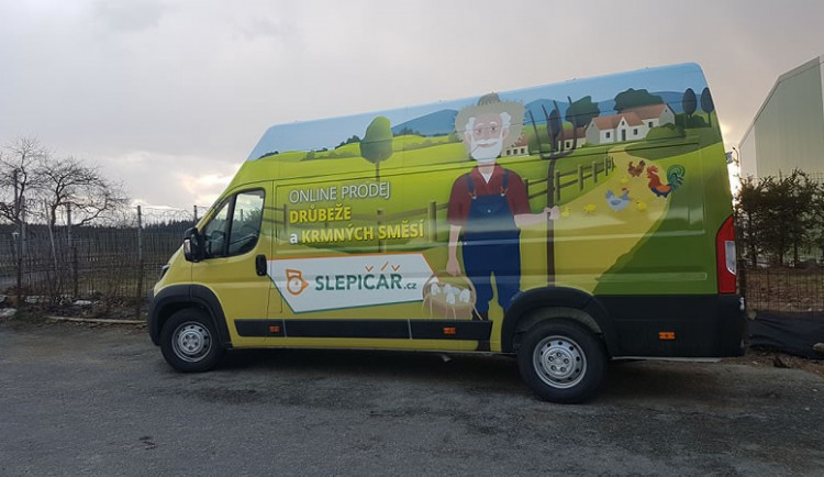 Slepičář: O slepice je stále větší zájem. Lidé chtějí žít zdravě, mít ke snídani domácí vajíčka