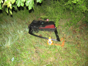 Řidič při předjíždění dostal smyk na mokré vozovce a narazil do protijedoucího auta. Skončil ve vážném stavu v nemocnici