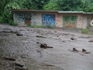 FOTO: Hasiči dnes celý den likvidují po Jihomoravském kraji následky bouřek