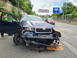 V Husovickém tunelu narazil náklaďák do osobního auta, zranili se tři lidé