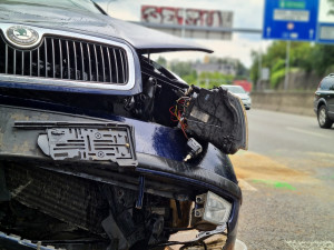 V Husovickém tunelu narazil náklaďák do osobního auta, zranili se tři lidé