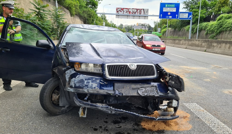 Havárie v tunelu skončila zraněním