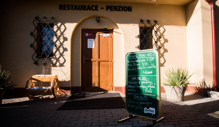 Lidé se po koronaviru chovají mile a jsou plní podpory, říká provozní restaurace Patron
