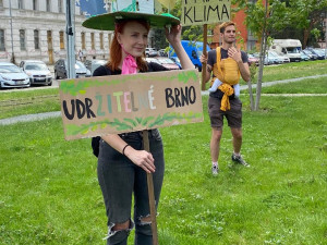 FOTO/VIDEO: Alegorický pochod v Brně upozornil na nedostatek opatření na ochranu klimatu v novém územním plánu