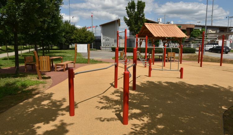 Workoutové hřiště pro vozíčkáře a další handicapované sportovce