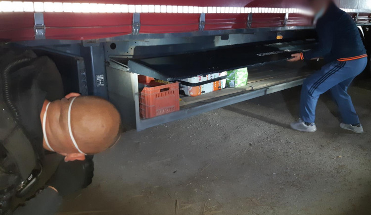 Policisté našli migranty