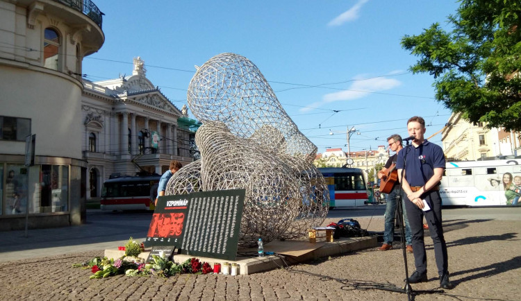 Pietní akce za oběti komunismu na Malinovského náměstí