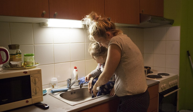Brno chce přispět 200 tisíci na vybavení sociálních bytů. Dvacet rodin v nouzi by dostalo novou postel nebo lednici