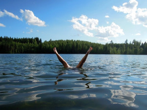 Přírodní koupaliště na jižní Moravě mají před víkendem dobrou kvalitu vody