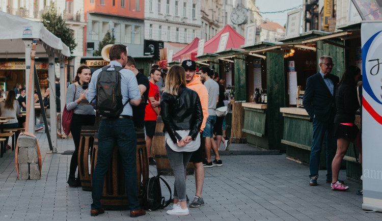 Pivo, víno i street food. Na Svoboďáku začal Food & Drink Fest