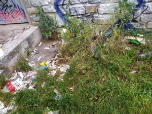 Tři děti se v Brně poranily o odhozenou jehlu. Strážníci vyčistili ulice