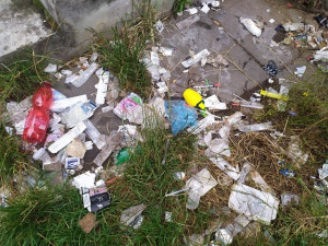 Tři děti se v Brně poranily o odhozenou jehlu. Strážníci vyčistili ulice