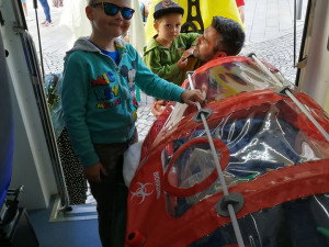 Jihomoravští zdravotníci předvedli na Jakubáku návštěvníkům sanitky, dostalo se jim pochval za pomoc při koronaviru