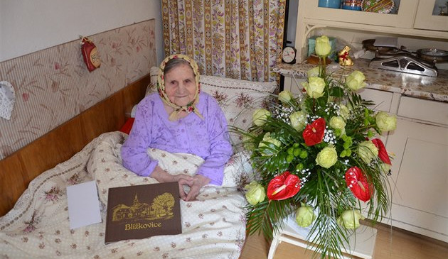 Nejstarší žena v Česku oslavila 109 let. Marie Holíková ze Znojemska se stále zajímá o světové dění