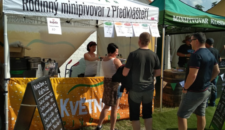 Jeden ze stánků Řečkovického festivalu