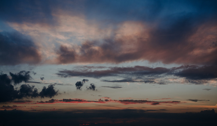 Oblačno a příjemné teploty.