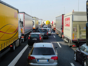 Rakušané mají hotovo, v Česku se soudí. Dostavba dálnice D52 se odsouvá, spolek Voda z Tetčic uspěl s žalobou