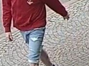 FOTO/VIDEO: Policie pátrá po zloději kol. Během vteřiny přestřihne zámek a na kole ujede