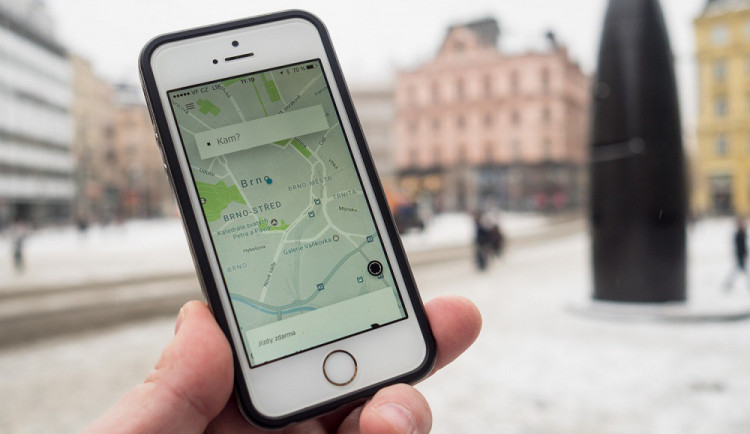 Uber se vrací do Brna. Přepravce začne ve městě fungovat už na konci července