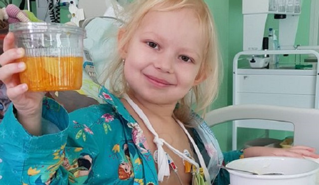 Šestiletá Lucinka z Brna bojuje s leukémií, rodině pomáhá Dobrý anděl