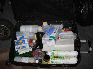 FOTO: Policisté vtrhli do varny u výstaviště v Brně, dealer před nimi vyskočil z okna