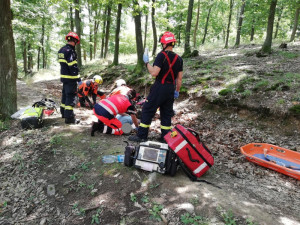 Záchranáři spolu s hasiči zachránili v pondělí díky spolupráci hned tři životy