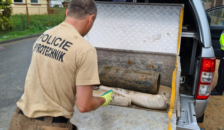 Psrotechnik v Bosonohách zneškodnil leteckou pumu