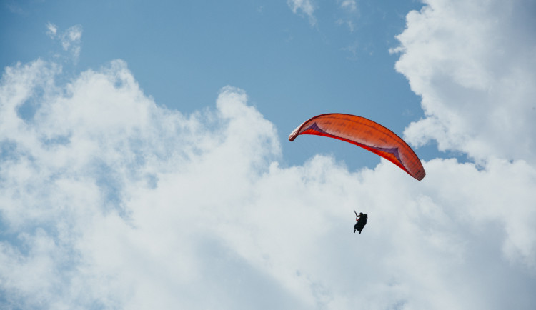 POČASÍ NA PÁTEK: Jasná obloha a vysoké teploty
