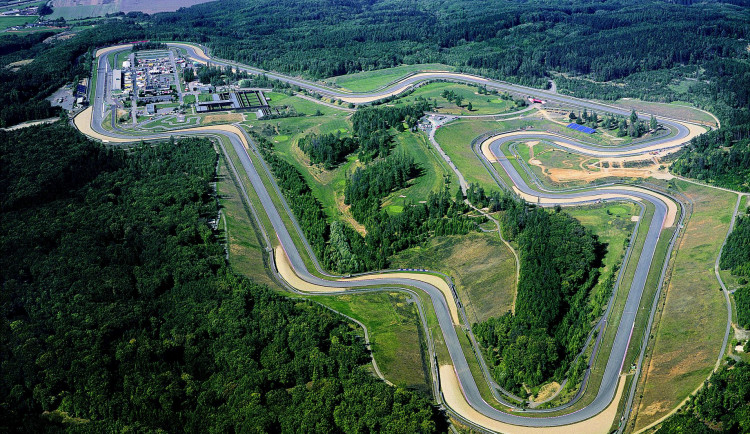Jeden ze zaměstnanců promotéra MotoGP byl v Brně pozitivně testovaný na koronavirus, je na hotelu v izolaci