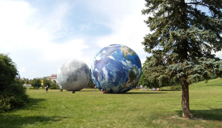 Oba modely současně