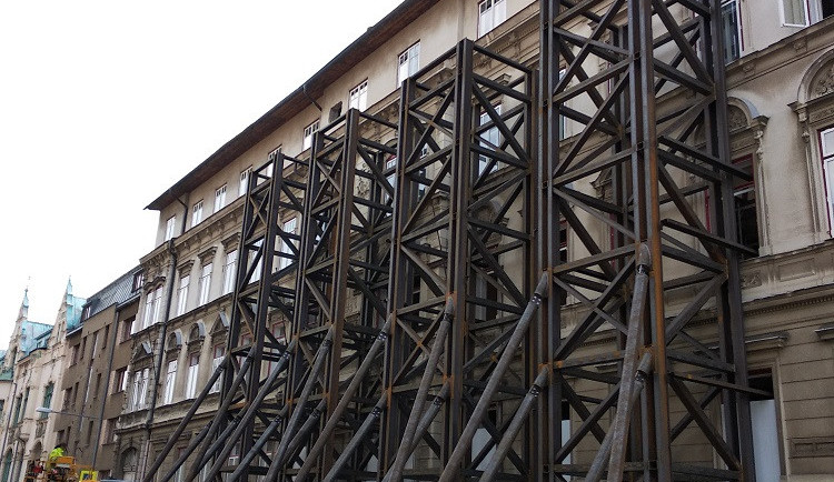 Ocelová konstrukce by mohla na podzim zmizet z Podhorské, rozhledna z ní nebude