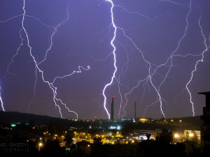 Na jižní Moravě můžou večer udeřit silné bouřky, varují meteorologové