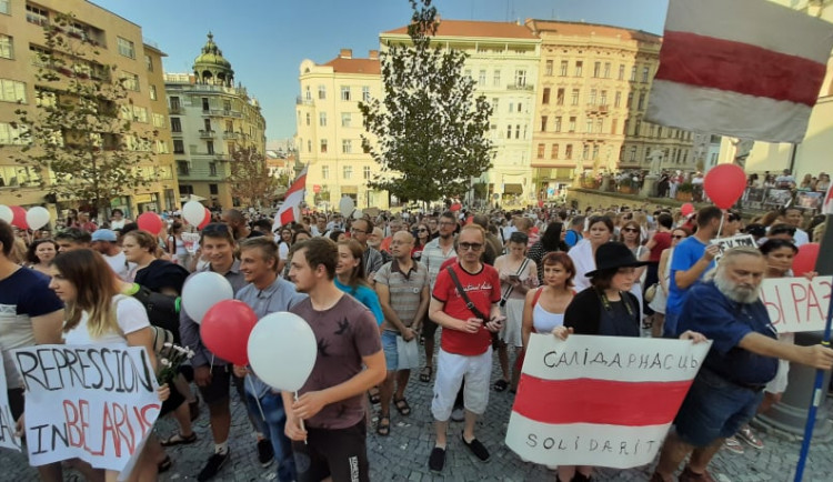 Běloruské občanské protesty podpořila v Brně asi tisícovka lidí