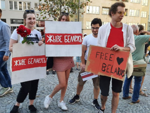 Běloruské občanské protesty podpořila v Brně asi tisícovka lidí