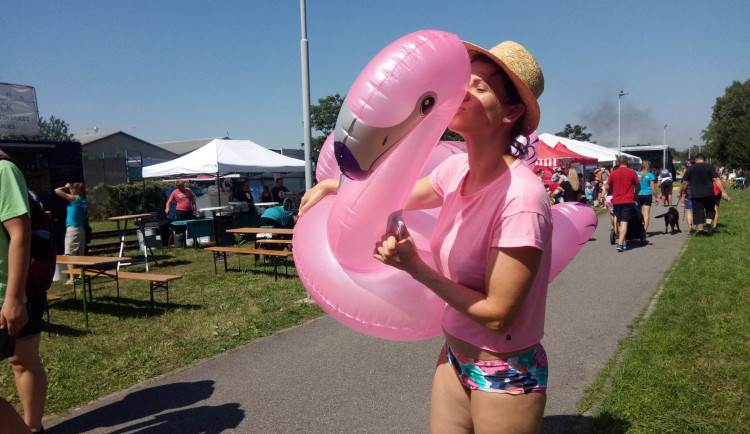 Veronika Hladíková se svým plavidlem Plameňačkou