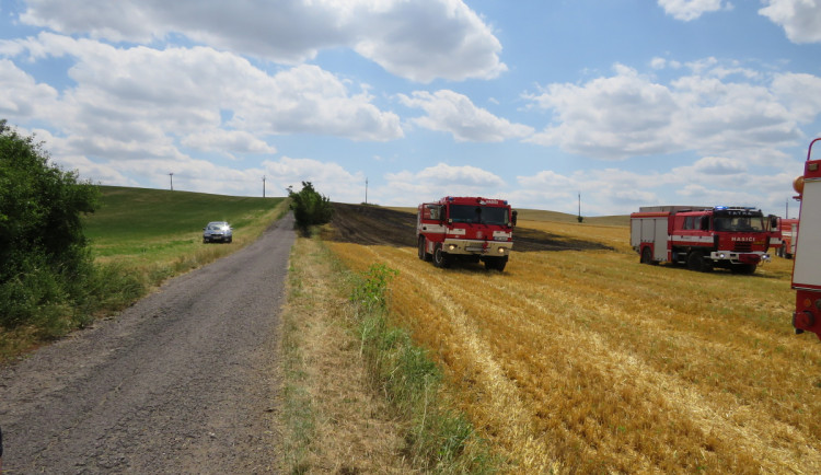 Mladík od roku 2018 založil už deset požárů
