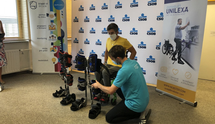 Postavit se zpátky na nohy už není jenom sen pro lidi na vozíku