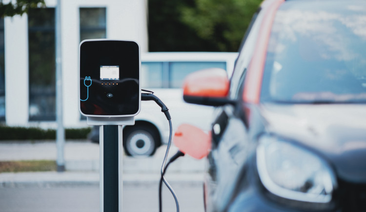 ANKETA: Jsou elektromobily dopravním prostředkem budoucnosti?