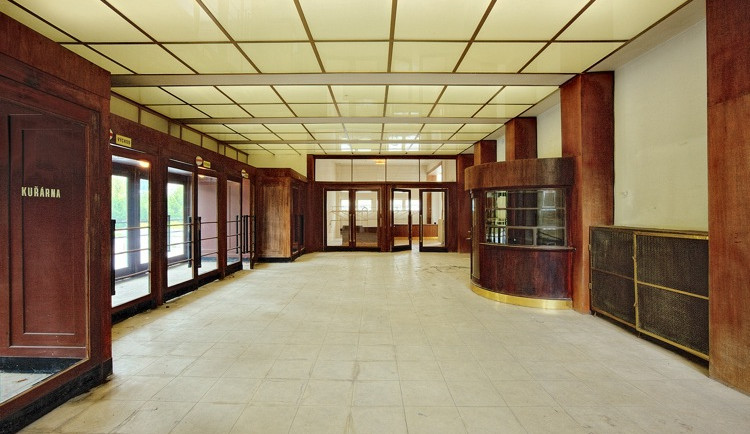 Vstupní hala Králíkova divadla