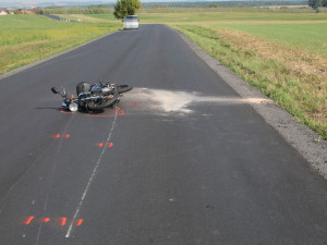 FOTO: Srna srazila jedoucího motorkáře