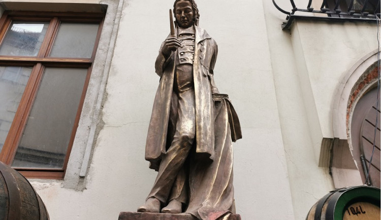 Legendární brněnský sládek Poupě má sochu na Šilingrově náměstí
