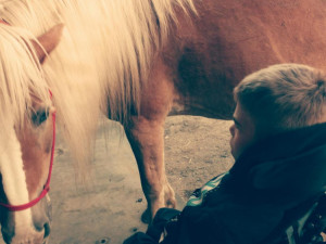 Lukáš bojuje s mozkovou obrnou. On je má škola života, říká maminka Katka