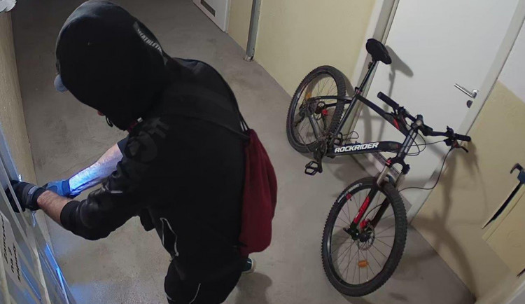 Zloděj za sebou zamyká