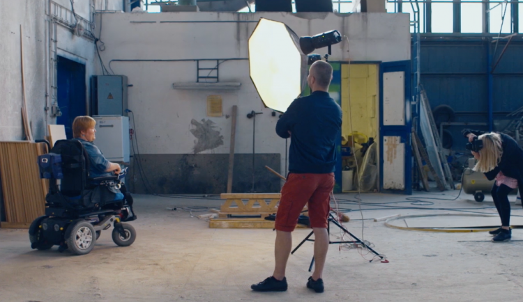 Momentka z filmu Postiženi muzikou