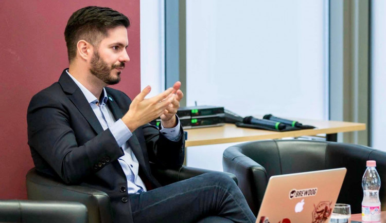 ANO vyluxovalo voliče přirozených koaličních partnerů. V dalších volbách může být Andrej Babiš bez spojenců, říká politolog